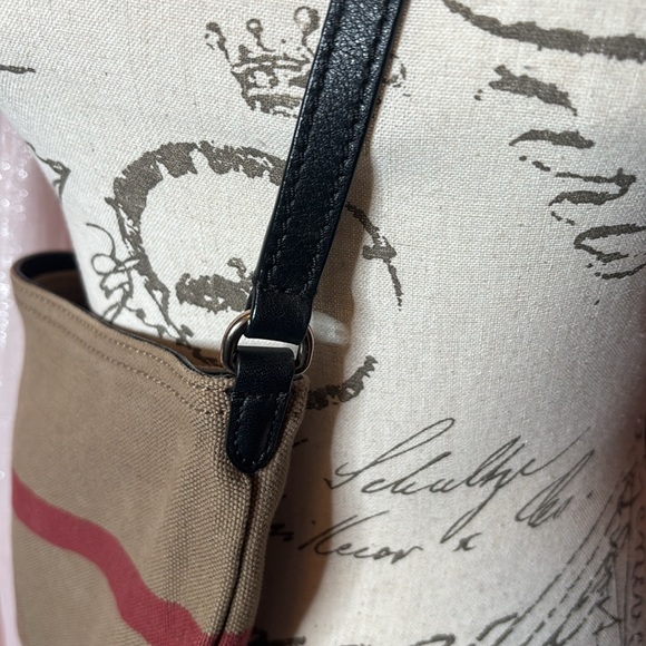 Burberry 💯 Authentic Slim tote in canvas with black leather! EUC - Picture 6 of 15